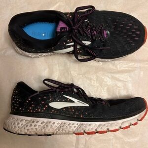Brooks sneakers Women’s Size 7.5